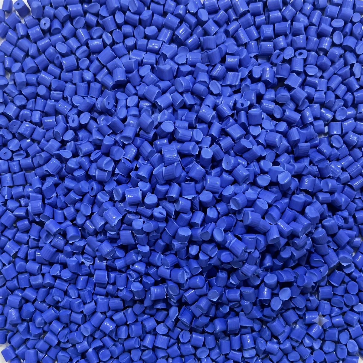 Blue color masterbatch swatch, RAL 5017