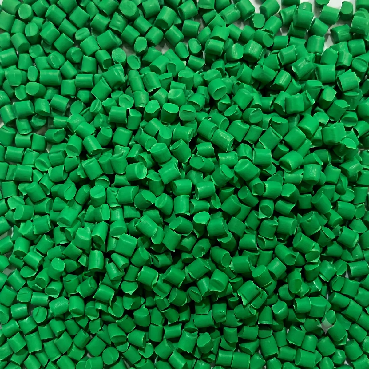 Green color masterbatch swatch, RAL 6032