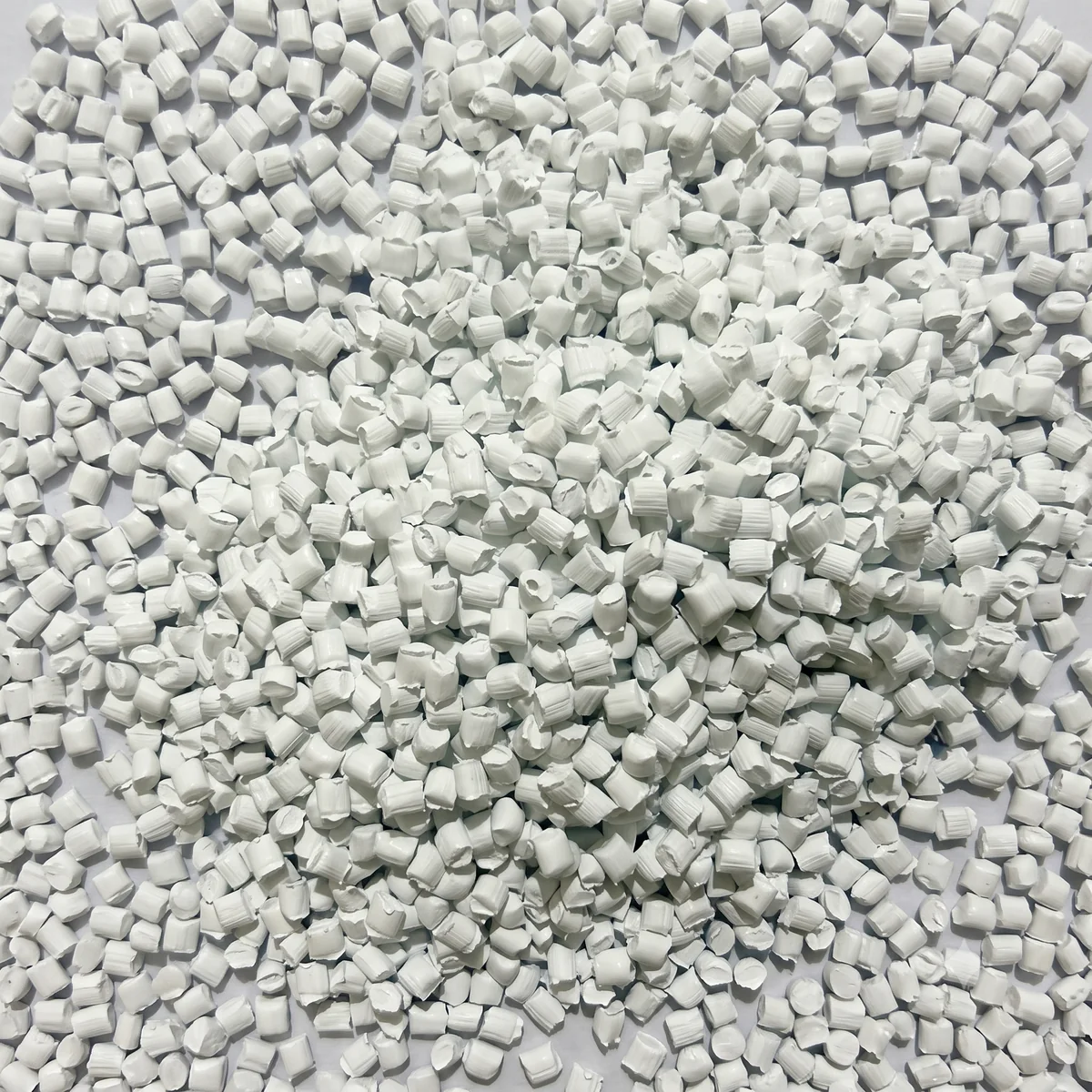 White color masterbatch swatch, RAL 9016